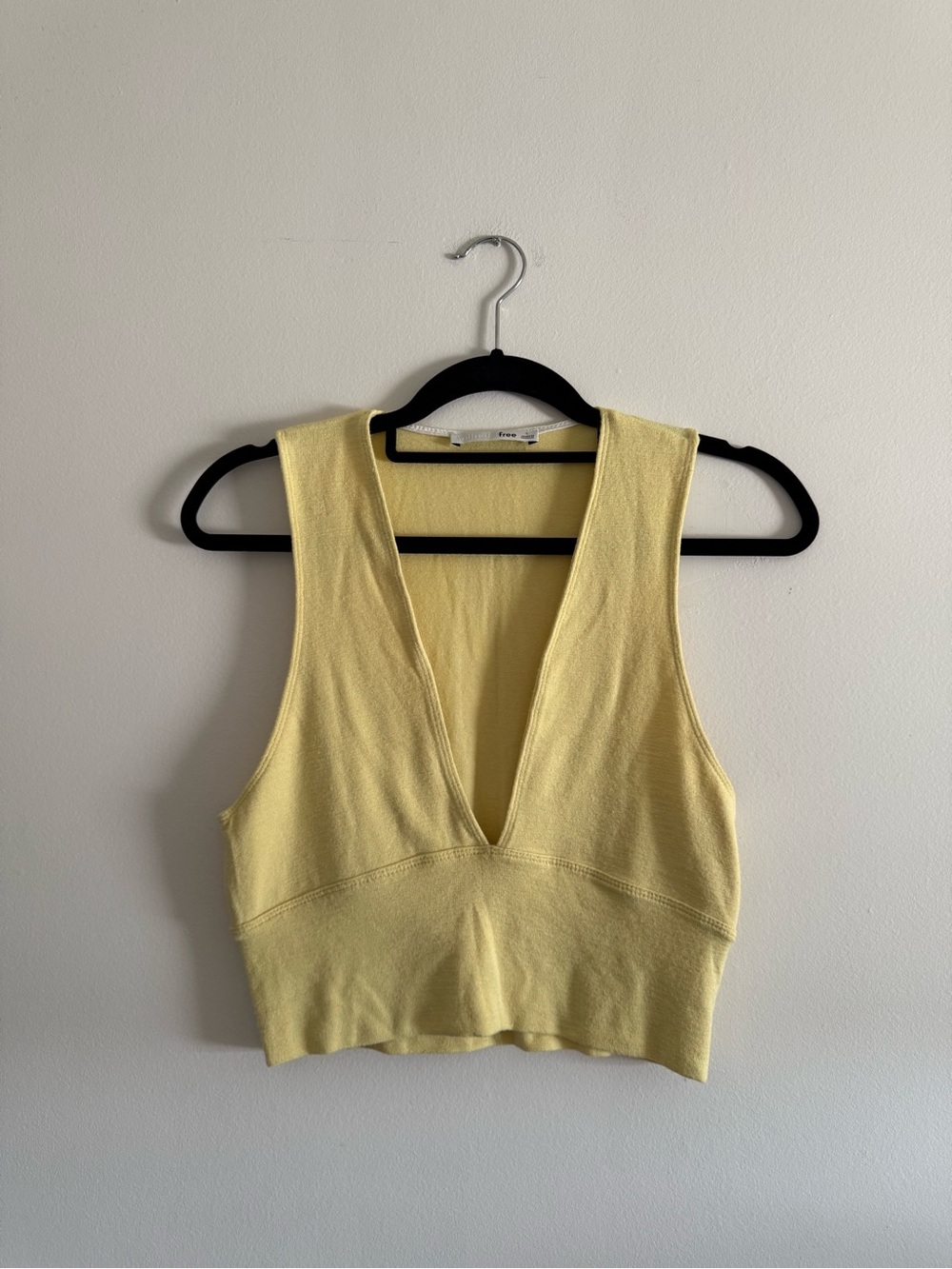 Wilfred Butter Yellow Valeria Deep V-Neck Cropped Top - size large